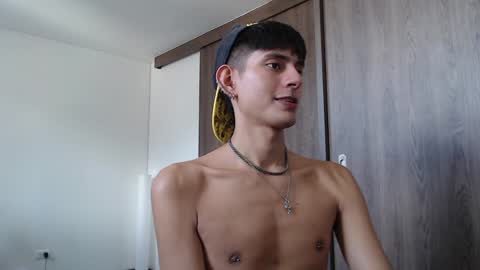 Snapshot of im_davo23 chatting on December 5, 7:06 pm Davo online show from December 5, 7:06 pm