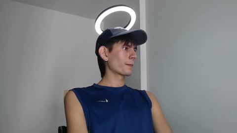 Snapshot of im_davo23 chatting on April 21, 3:50 pm Davo online show from April 21, 3:50 pm