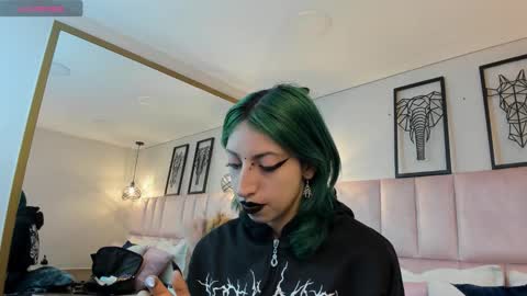  Im Gaia online show from November 30, 12:31 pm