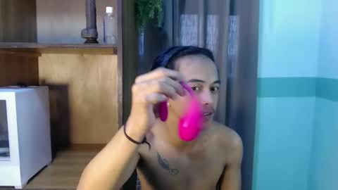 Snapshot of im_haroldxxx chatting on June 5, 5:36 am im_haroldxxx online show from June 5, 5:36 am