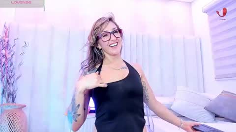 Helina online show from May 11, 2:45 pm