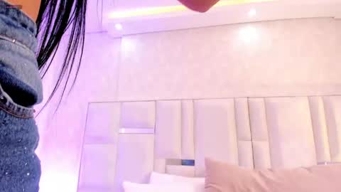 Snapshot of im_isabella1 chatting on May 21, 8:49 pm im_isabella1 online show from May 21, 8:49 pm