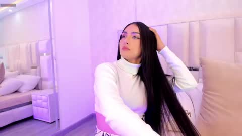 Snapshot of im_isabella1 chatting on May 23, 9:19 pm im_isabella1 online show from May 23, 9:19 pm