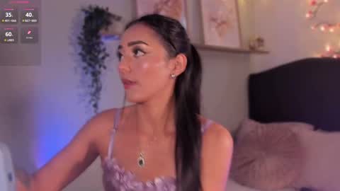 Snapshot of im_isabellaa chatting on September 18, 10:01 pm Isa online show from September 18, 10:01 pm