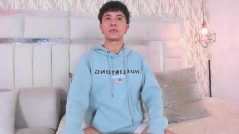 Snapshot of im_joel_ chatting on February 18, 4:19 am JOEL online show from February 18, 4:19 am