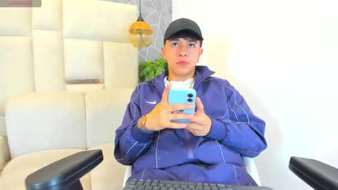 Snapshot of im_joel_ chatting on March 1, 4:47 am JOEL online show from March 1, 4:47 am