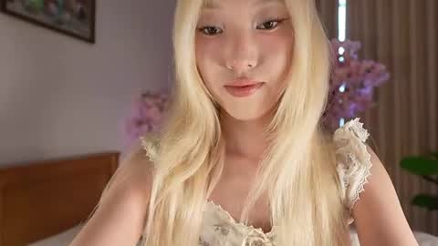 Snapshot of im_key chatting on July 17, 2:29 am Key online show from July 17, 2:29 am