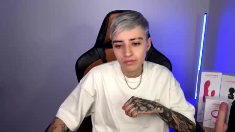 Laia online show from February 3, 2:03 am