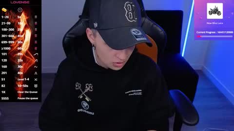 Laia online show from October 5, 9:45 pm