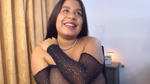 Snapshot of im_madissonwell chatting on December 9, 4:01 am im madissonwell online show from December 9, 4:01 am