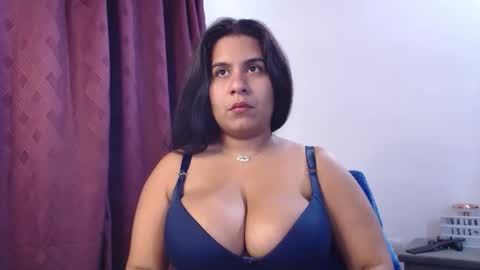 Snapshot of im_madissonwell chatting on October 3, 2:41 am im madissonwell online show from October 3, 2:41 am