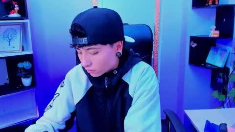 mathias online show from November 25, 2:44 am