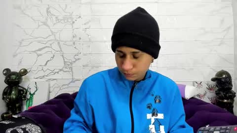 im_milan_rs online show from February 9, 7:05 am