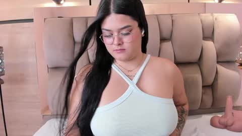 im mou  online show from May 13, 1:30 pm