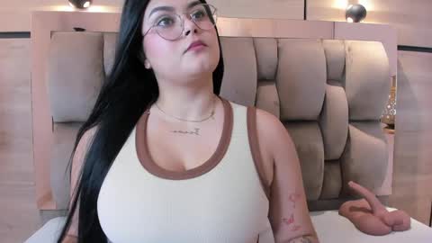 im mou  online show from June 8, 12:38 pm