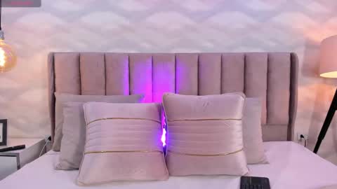 Snapshot of im_nika_ chatting on March 12, 12:57 pm Nika online show from March 12, 12:57 pm