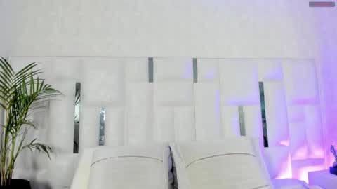 Snapshot of im_nika_ chatting on December 18, 12:44 pm Nika online show from December 18, 12:44 pm