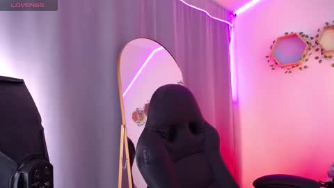 Jade Rosse online show from October 29, 7:15 pm