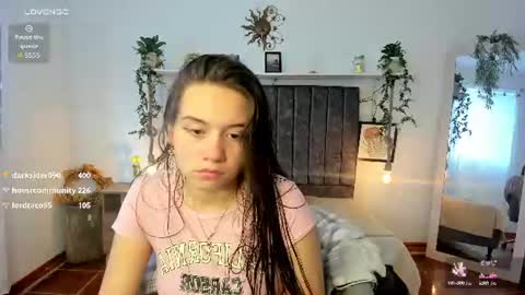 im_tulipan online show from June 15, 8:00 pm