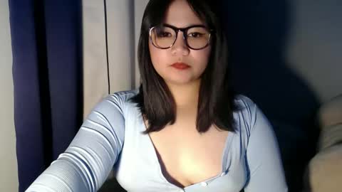 Snapshot of im_ur_cutiewife chatting on October 17, 4:42 pm cherryl online show from October 17, 4:42 pm