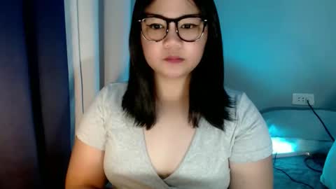 Snapshot of im_ur_cutiewife chatting on October 24, 8:16 pm cherryl online show from October 24, 8:16 pm