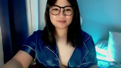 Snapshot of im_ur_cutiewife chatting on October 25, 7:30 pm cherryl online show from October 25, 7:30 pm