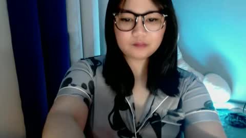 Snapshot of im_ur_cutiewife chatting on November 5, 8:31 pm cherryl online show from November 5, 8:31 pm