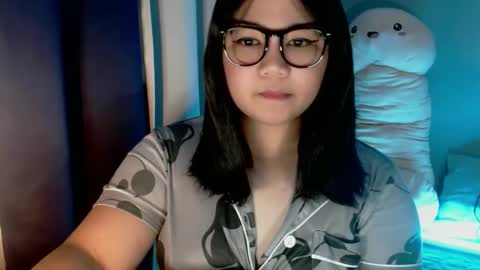 Snapshot of im_ur_cutiewife chatting on November 12, 8:41 pm cherryl online show from November 12, 8:41 pm