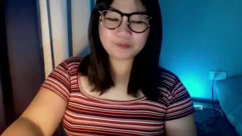 Snapshot of im_ur_cutiewife chatting on November 16, 9:09 pm cherryl online show from November 16, 9:09 pm