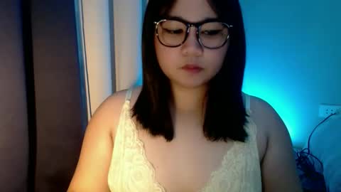 Snapshot of im_ur_cutiewife chatting on November 17, 11:10 pm cherryl online show from November 17, 11:10 pm