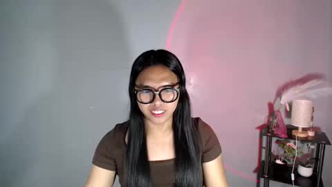 Snapshot of im_ur_girl_demure chatting on May 29, 6:11 am kyline online show from May 29, 6:11 am