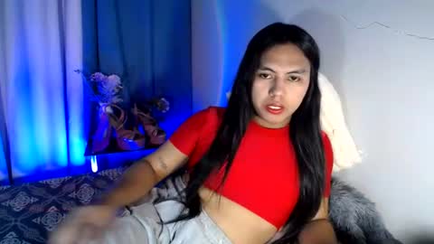 Snapshot of im_ur_girl_demure chatting on June 24, 10:58 am kyline online show from June 24, 10:58 am
