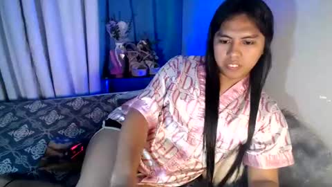 Snapshot of im_ur_girl_demure chatting on June 29, 1:11 pm kyline online show from June 29, 1:11 pm