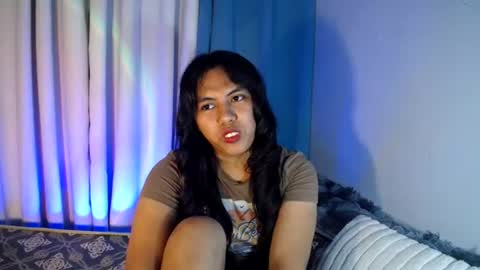 Snapshot of im_ur_girl_demure chatting on July 12, 5:48 pm kyline online show from July 12, 5:48 pm