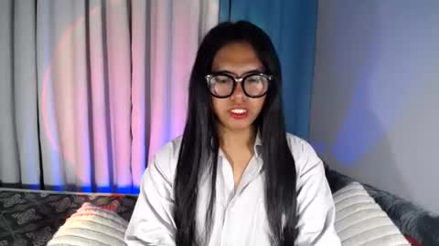 Snapshot of im_ur_girl_demure chatting on July 18, 9:24 am kyline online show from July 18, 9:24 am