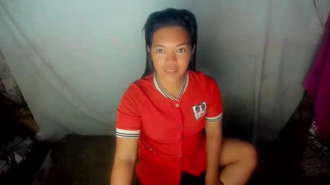 ella may online show from March 7, 9:06 am