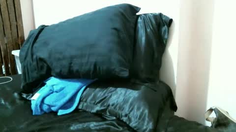 Snapshot of im_your_secret chatting on November 22, 10:25 am im_your_secret online show from November 22, 10:25 am