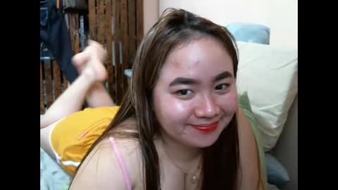 Snapshot of im_your_secret chatting on December 5, 4:10 am im_your_secret online show from December 5, 4:10 am