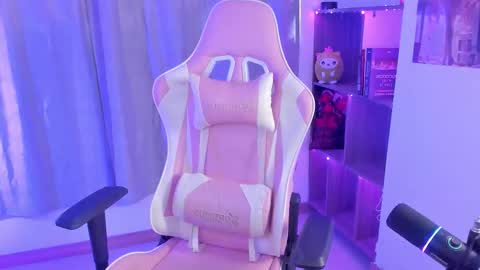 Danibabe online show from December 4, 9:34 pm