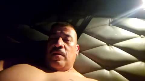 Snapshot of imbackmandosuknw chatting on February 20, 3:01 am imbackmandosuknw online show from February 20, 3:01 am