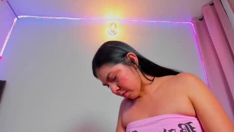 Snapshot of imdayaadams chatting on March 1, 6:24 am Dayana  online show from March 1, 6:24 am