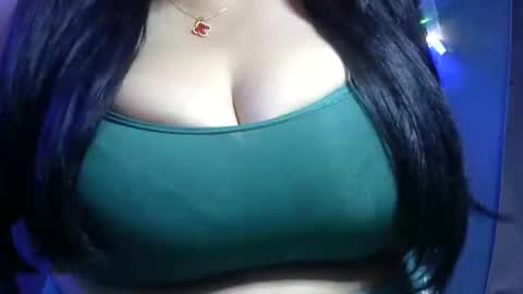 mia latina online show from January 12, 2:50 am