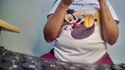 mia latina online show from February 11, 11:54 pm