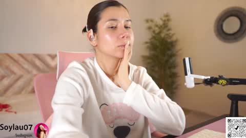 imjess_ online show from February 17, 7:16 am