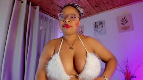 Snapshot of imlauraa chatting on July 4, 10:49 pm Laurita Aries Guys on April 13th and 14th I will be offline for my birthday I love you very much. online show from July 4, 10:49 pm