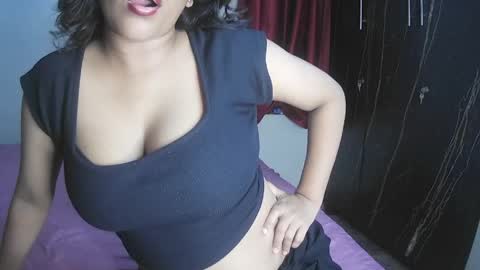 Snapshot of imlovelyrose chatting on May 29, 1:09 pm ROSE online show from May 29, 1:09 pm