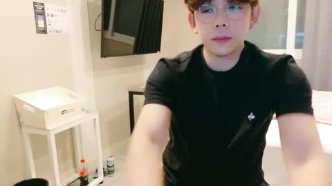 Snapshot of imlowerlife chatting on February 4, 4:24 pm imlowerlife online show from February 4, 4:24 pm