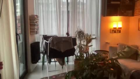 Snapshot of imnotall chatting on March 9, 3:05 pm imnotall online show from March 9, 3:05 pm