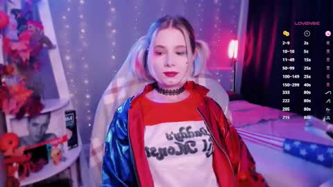 Snapshot of imnotmia chatting on November 1, 11:01 am Mia online show from November 1, 11:01 am