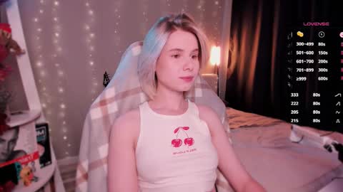 Snapshot of imnotmia chatting on November 2, 10:06 am Mia online show from November 2, 10:06 am